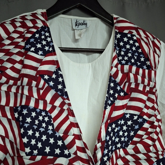Vintage Tapestry Made in USA Womens American Flag Top T-Shirt Vest Attached - Picture 2 of 15